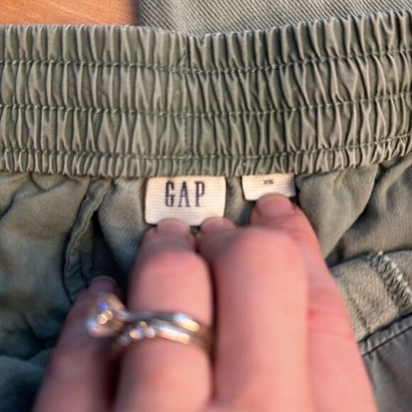 Gap green linen jogger style pants - Picture 2 of 5